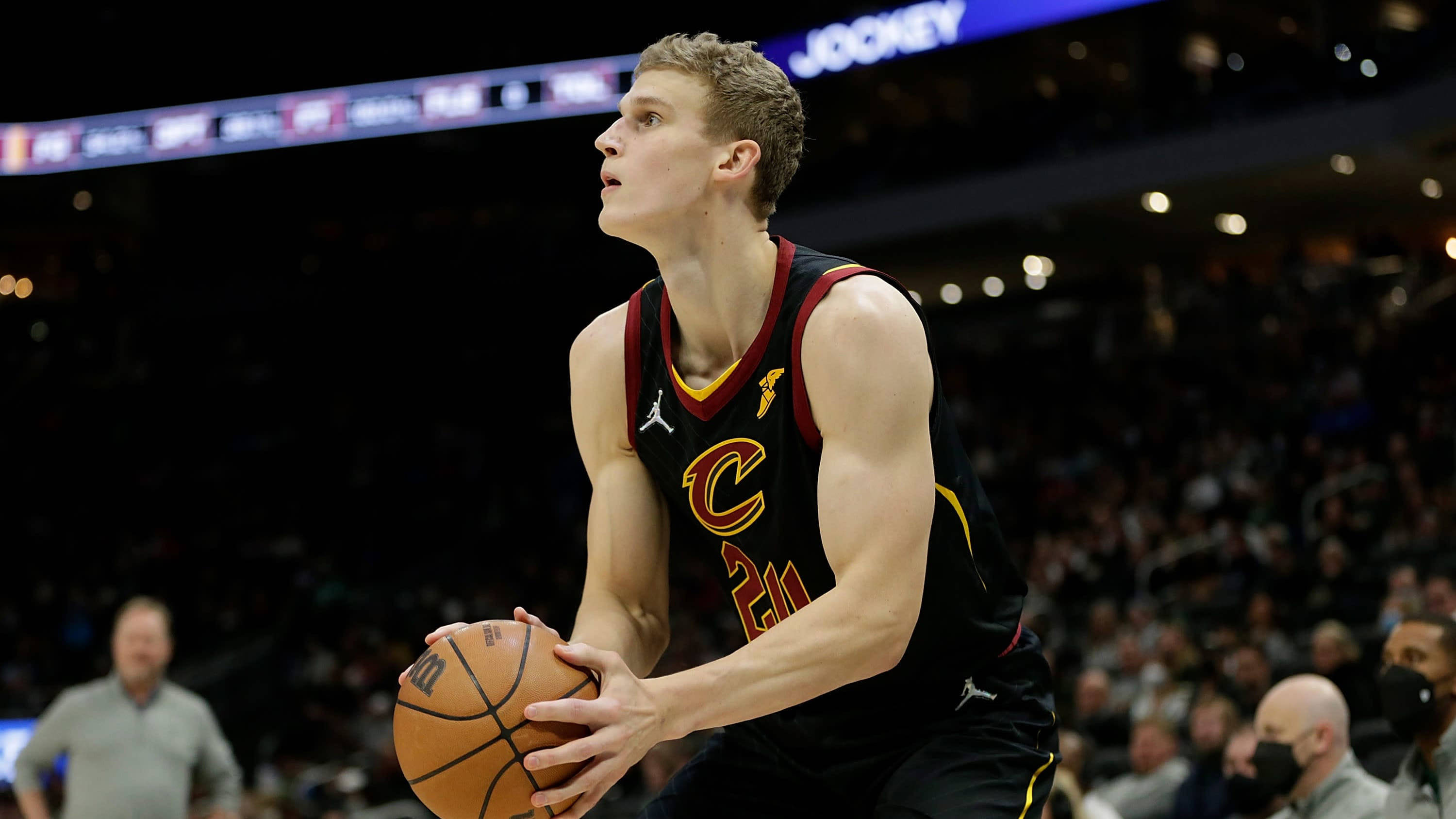 九游体育官方网站-离谱！塞维利亚赛前完成体检浙江队转会期手感冰凉，风云突变布莱顿关键时刻更衣室发声